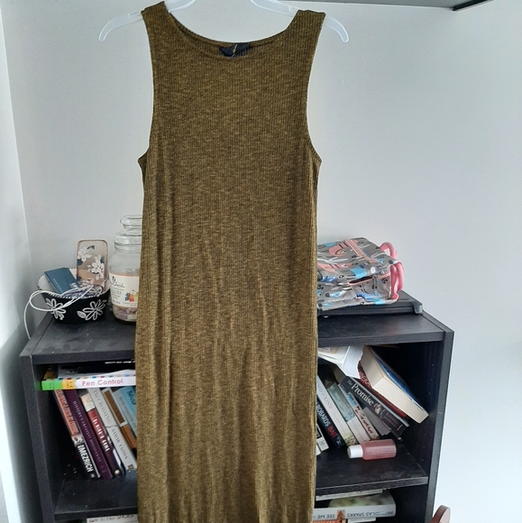 Nwt maxi dress size large but fits tight stretchy - Picture 1 of 2
